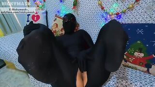 Girl in Zentai wet pussy