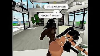 Thick plastic HOE gets pounded and FILLED~  | Roblox Brookhaven