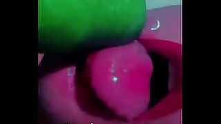 Nova no X Tia Lola chupando gostoso e babando tudo