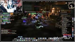 World of Warcraft Gamer Girl Does Her Best to Heal while Cumming