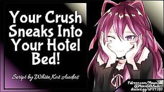 Your Crush Sneaks into Your Dormitory Bed!